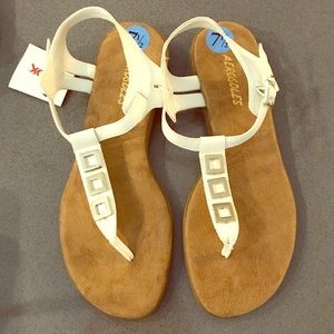 White and Gold Aerosoles Sandal size 7.5